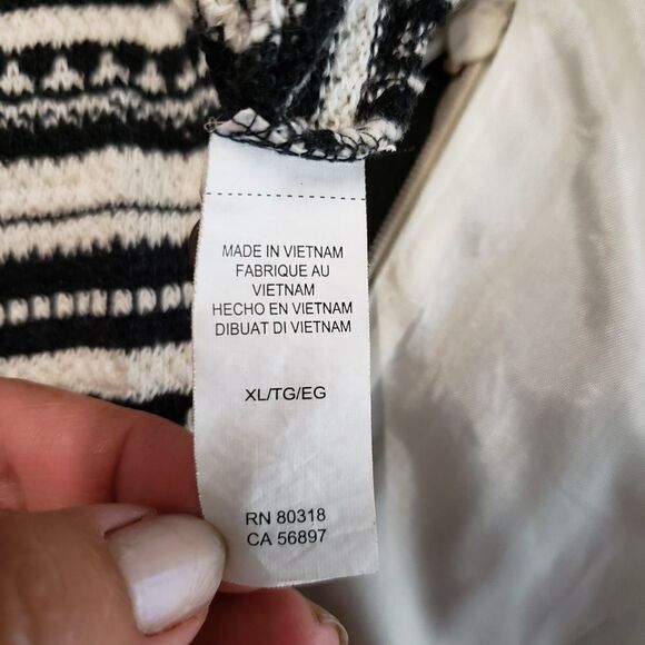 Lucky brand striped Henley black and off white - Picture 4 of 8